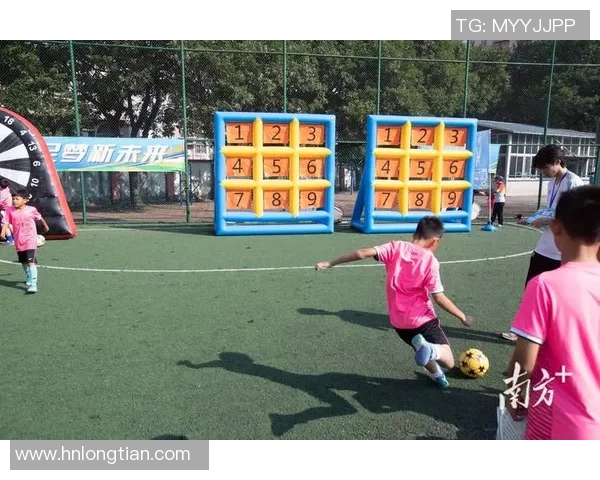 足球球星九宫格高清全景展示,精彩瞬间尽收眼底,最强阵容一图看尽